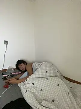 Snapshot of Xinmiaoguo chatting on May 27, 8:17 pm Xinmiaoguo online show from May 27, 8:17 pm