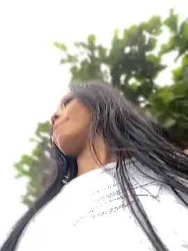 Snapshot of Saraah_bosh chatting on May 31, 10:55 pm Saraah bosh online show from May 31, 10:55 pm