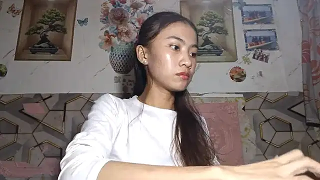 Snapshot of DeeannGunby chatting on May 31, 4:03 pm DeeannGunby online show from May 31, 4:03 pm