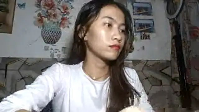 Snapshot of DeeannGunby chatting on June 7, 4:33 pm DeeannGunby online show from June 7, 4:33 pm