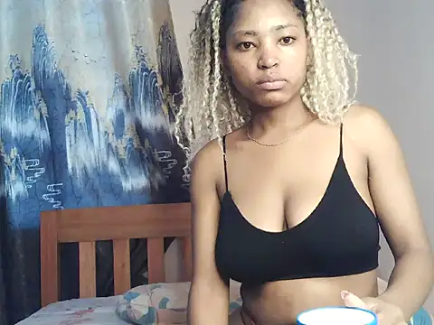 Snapshot of AlexaLoverxo chatting on May 26, 7:59 am AlexaLoverxo online show from May 26, 7:59 am