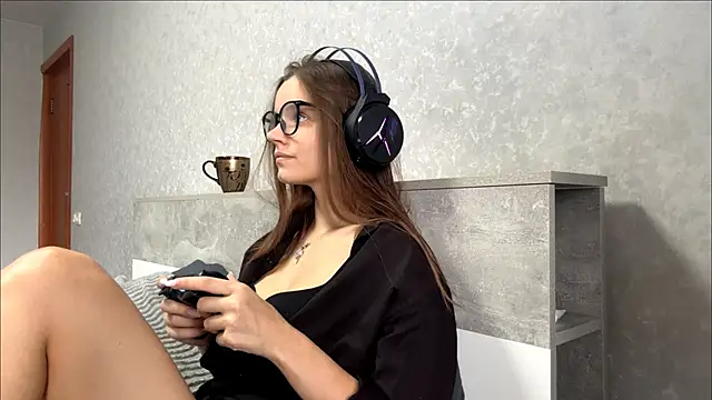 Snapshot of LisbethShellenbarger chatting on May 28, 7:05 am LisbethShellenbarger online show from May 28, 7:05 am