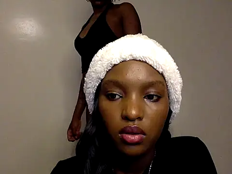 Snapshot of Sexy_strawberina chatting on May 27, 9:50 am Sexy strawberina online show from May 27, 9:50 am