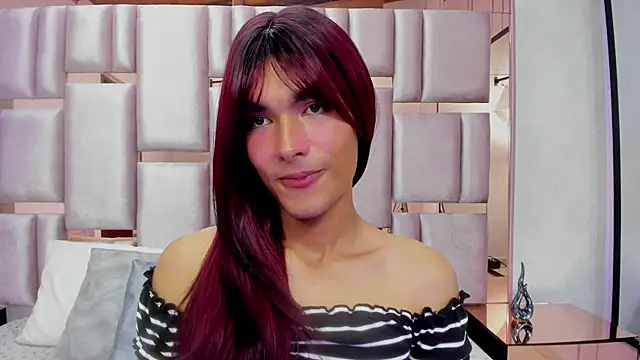 Snapshot of MiaBuny chatting on May 27, 1:57 am MiaBuny online show from May 27, 1:57 am