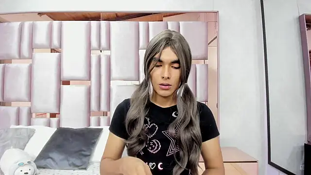 Snapshot of MiaBuny chatting on July 15, 1:27 pm MiaBuny online show from July 15, 1:27 pm