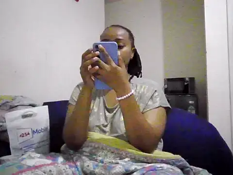 Snapshot of atara_seren chatting on May 20, 6:03 pm atara seren online show from May 20, 6:03 pm