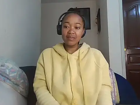 Snapshot of atara_seren chatting on July 15, 8:14 pm atara seren online show from July 15, 8:14 pm