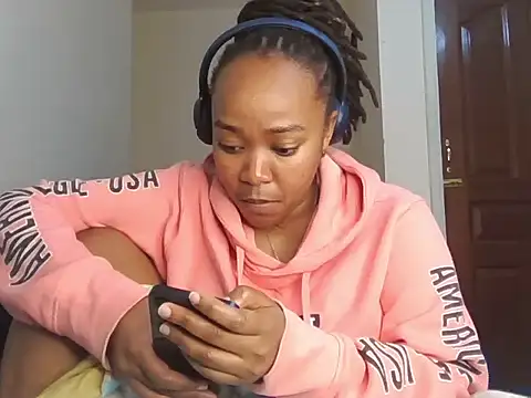 Snapshot of atara_seren chatting on July 20, 11:12 am atara seren online show from July 20, 11:12 am