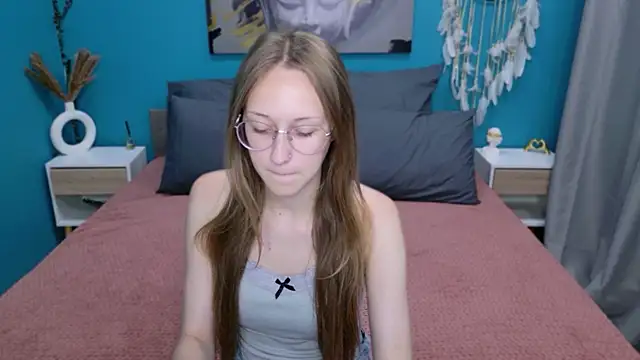Calista Everleig online show from July 6, 10:45 am