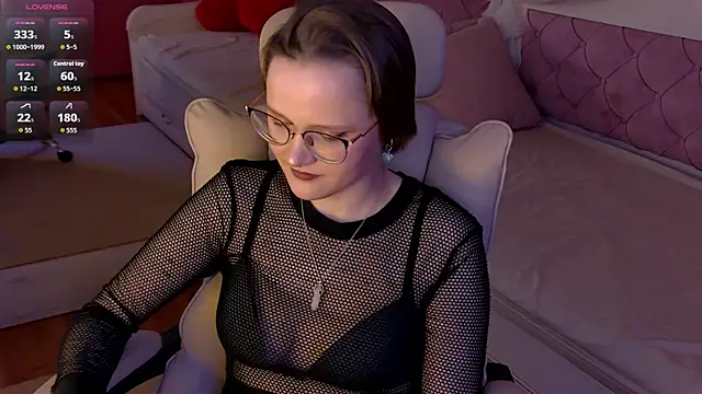 Snapshot of AgnesRay chatting on May 30, 6:49 pm AgnesRay online show from May 30, 6:49 pm