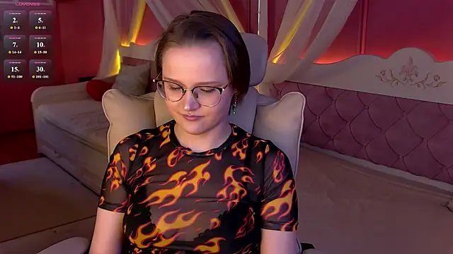 Snapshot of AgnesRay chatting on July 5, 6:37 pm AgnesRay online show from July 5, 6:37 pm