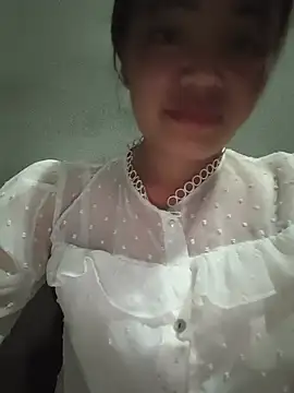Snapshot of Emma-sin chatting on July 4, 1:50 pm Emma-sin online show from July 4, 1:50 pm