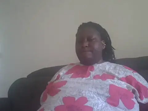 Snapshot of fat_ebonyqueen chatting on May 21, 6:20 am fat ebonyqueen online show from May 21, 6:20 am