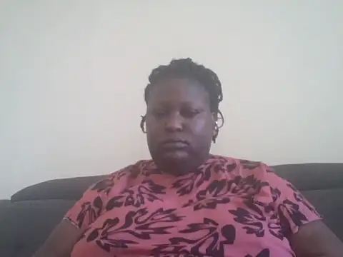Snapshot of fat_ebonyqueen chatting on May 24, 8:19 am fat ebonyqueen online show from May 24, 8:19 am