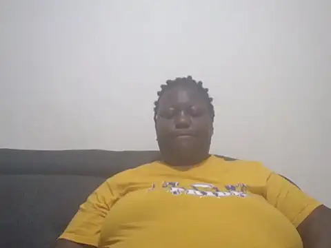 Snapshot of fat_ebonyqueen chatting on May 27, 1:57 am fat ebonyqueen online show from May 27, 1:57 am