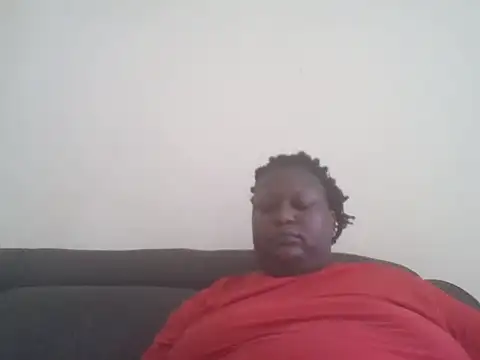 Snapshot of fat_ebonyqueen chatting on May 31, 8:32 am fat ebonyqueen online show from May 31, 8:32 am