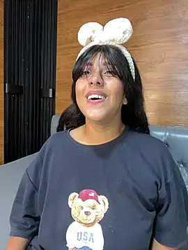 Snapshot of Alexia_Lerner chatting on July 8, 8:13 pm Alexia Lerner online show from July 8, 8:13 pm