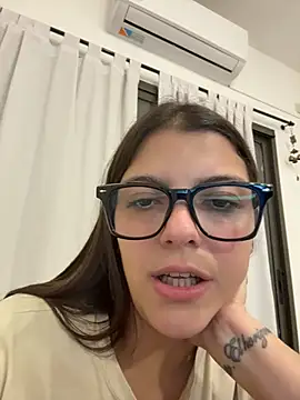 lilylovelesss online show from May 26, 2:18 am