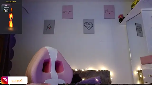 Queen Nyxx online show from July 23, 3:26 am