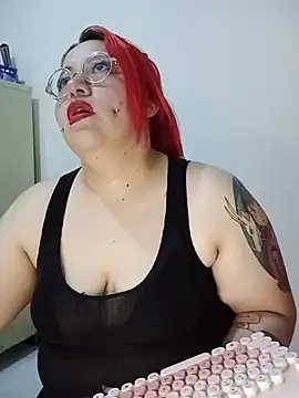 Snapshot of bruja_sscarlata chatting on May 24, 7:30 pm bruja sscarlata online show from May 24, 7:30 pm