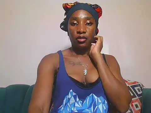 Snapshot of Hornycammy23 chatting on May 30, 5:48 am Hornycammy23 online show from May 30, 5:48 am