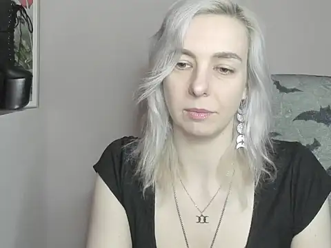 Snapshot of velvetanne chatting on July 13, 6:38 am velvetanne online show from July 13, 6:38 am