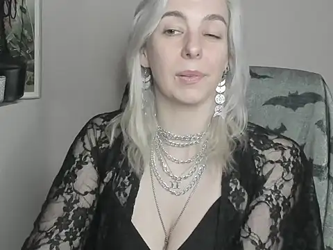 Snapshot of velvetanne chatting on July 14, 10:21 am velvetanne online show from July 14, 10:21 am