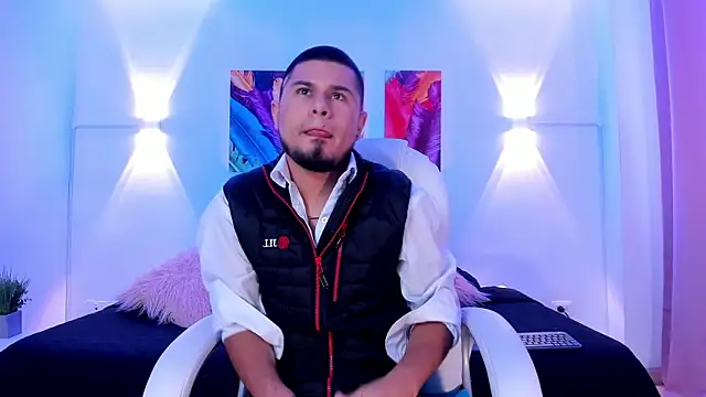 Snapshot of dominikvega chatting on June 11, 6:39 pm dominikvega online show from June 11, 6:39 pm