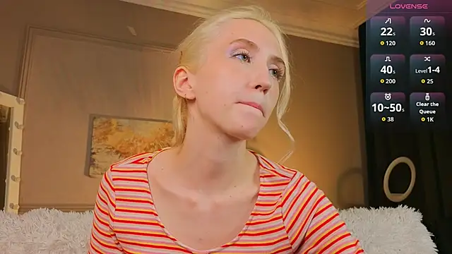 Snapshot of Elen__Moore chatting on June 4, 12:44 pm Elen Moore online show from June 4, 12:44 pm