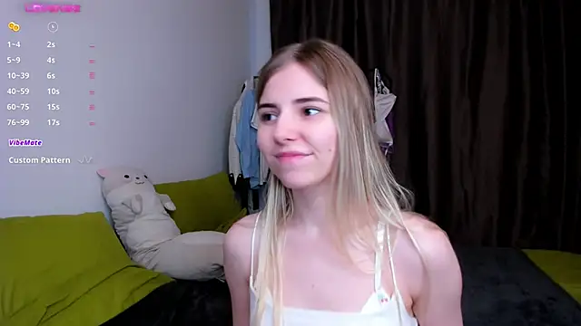 Snapshot of Honey_Lia chatting on May 24, 12:43 pm Honey Lia online show from May 24, 12:43 pm