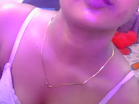 Snapshot of Itz-jasleen chatting on May 22, 4:30 am Itz-jasleen online show from May 22, 4:30 am