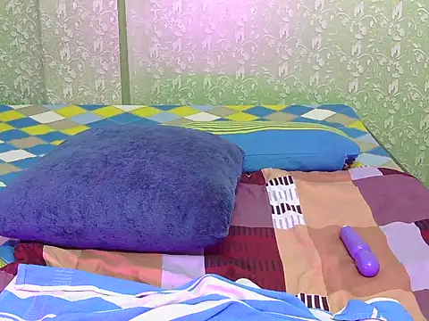 Snapshot of Itz-jasleen chatting on July 7, 7:56 am Itz-jasleen online show from July 7, 7:56 am