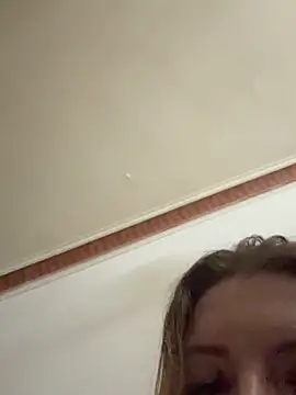 Snapshot of sofivibe chatting on May 23, 10:14 pm sofivibe online show from May 23, 10:14 pm