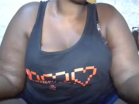 Snapshot of queenrosa3 chatting on July 24, 10:24 am queenrosa3 online show from July 24, 10:24 am