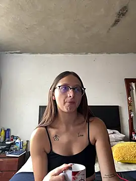 Snapshot of aria_rousse3 chatting on June 2, 2:08 pm aria rousse3 online show from June 2, 2:08 pm