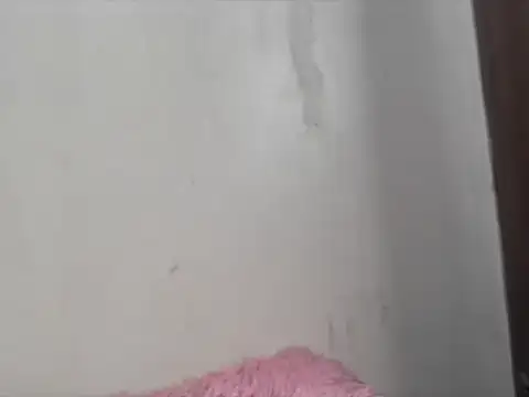 Snapshot of sexyleah25 chatting on June 27, 1:06 pm sexyleah25 online show from June 27, 1:06 pm