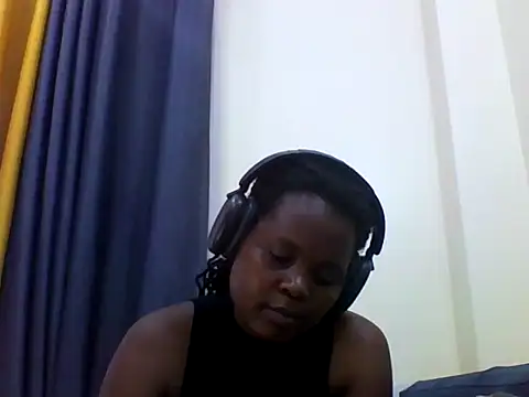 Snapshot of ladar chatting on June 1, 11:45 am ladar online show from June 1, 11:45 am