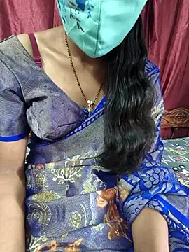 Snapshot of reshma124 chatting on July 15, 9:03 am reshma124 online show from July 15, 9:03 am