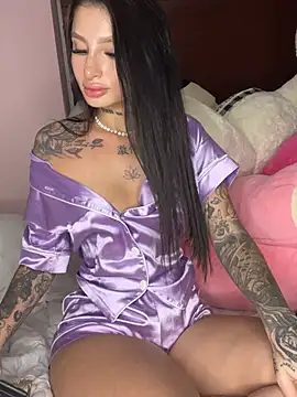 Snapshot of natali_gray chatting on June 2, 1:18 am natali gray online show from June 2, 1:18 am