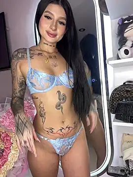 Snapshot of natali_gray chatting on June 3, 4:15 am natali gray online show from June 3, 4:15 am