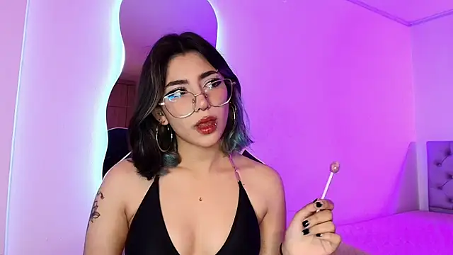 Snapshot of Alejaa_storm chatting on May 26, 1:07 pm Alejaa storm online show from May 26, 1:07 pm