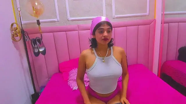 Snapshot of velvet_girll chatting on July 9, 2:48 am velvet girll online show from July 9, 2:48 am
