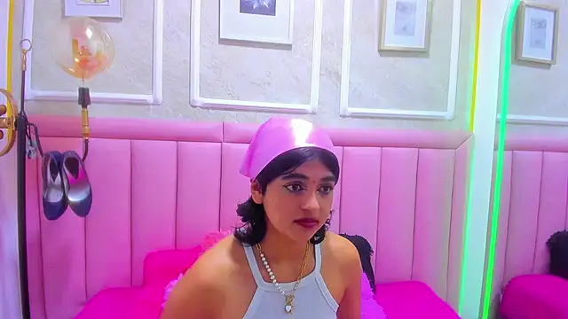 Snapshot of velvet_girll chatting on July 9, 2:54 pm velvet girll online show from July 9, 2:54 pm