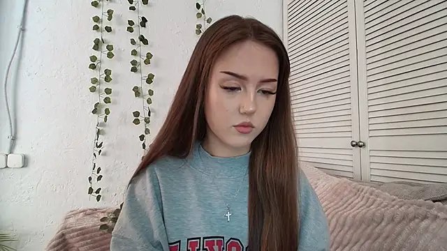 Snapshot of silver_grl chatting on May 25, 3:01 am silver grl online show from May 25, 3:01 am