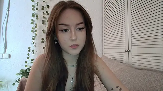 Snapshot of silver_grl chatting on May 26, 6:42 am silver grl online show from May 26, 6:42 am