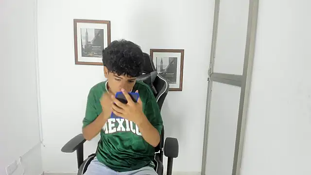 Snapshot of jacob_cum23 chatting on July 10, 2:08 pm jacob cum23 online show from July 10, 2:08 pm