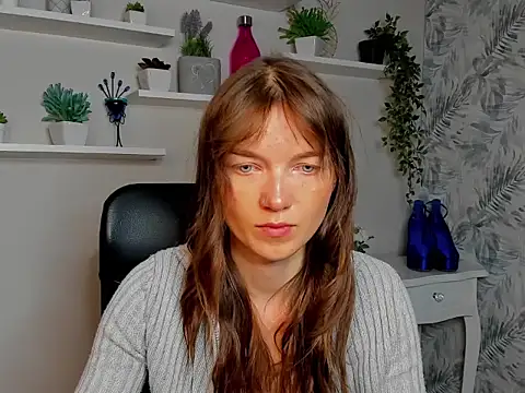 KiraBliss28 online show from June 1, 5:42 am