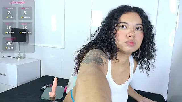 Snapshot of cloe_lovee chatting on May 22, 11:27 am cloe lovee online show from May 22, 11:27 am