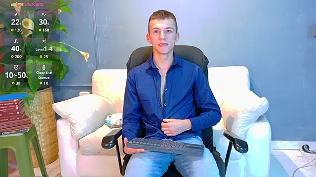 Snapshot of Thiiago_twink chatting on June 1, 1:18 am Thiiago twink online show from June 1, 1:18 am