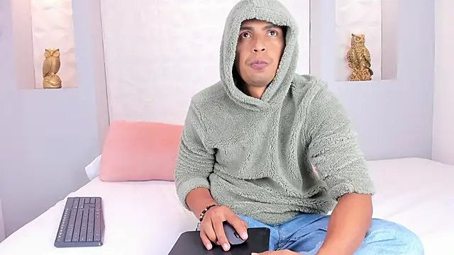 Snapshot of AntonioRuda chatting on May 27, 1:57 am AntonioRuda online show from May 27, 1:57 am